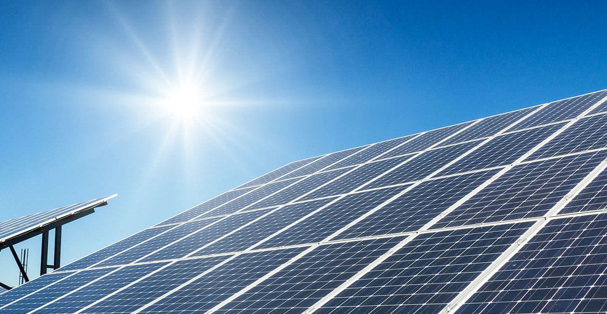 PLTS 100 GW sebagai Instrumen Transformasi Energi Nasional